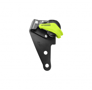 Eine schwarze Metallsicherung mit limettengrünem Hebel, ideal für Ihre Abenteuer mit dem Baumsteigeisen Zubehör Edelrid TREE CRUISER. Sie verfügt über Befestigungslöcher und ist mit „R“ und „ROTCRUISER“ beschriftet.